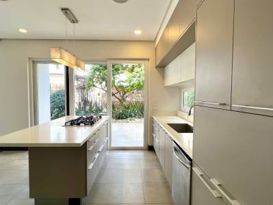 For sale Luxury house in Santa Ana