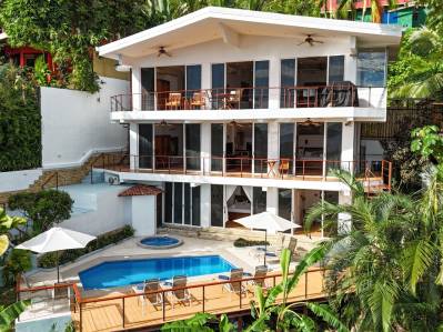 Villa Alegria with Outstanding Ocean View and Short Walk to the Beach