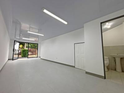 ALQUILER DE LOCAL PARA ESTRENAR, 42 m², CENTRO DE ESCAZÚ