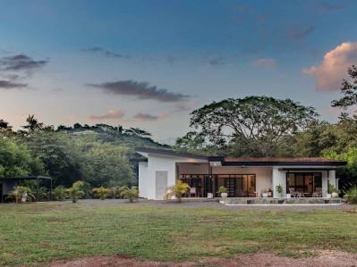 Se vende Residencia con Vistas a la Naturaleza