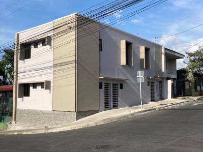 BUILDING FOR SALE WITH 6 APARTMENTS – PAVAS CENTER