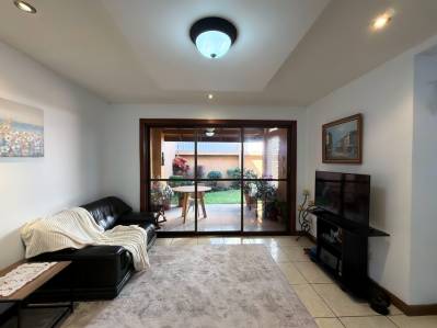 Home for sale in Tibás