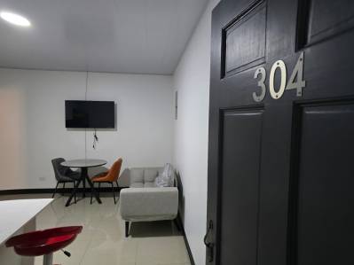 Apartamento semiamueblado en San Jose