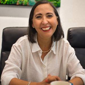 Marta Ibarra de Kattán : Asesor