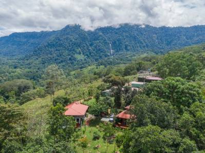 Baru, casa de 2 dormitorios + estudio casita Diamante vista a la cascada