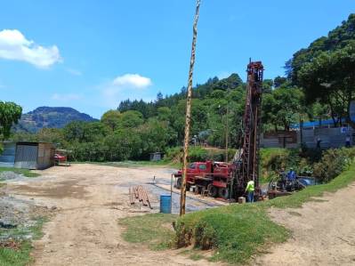 Excellent investment opportunity in a spacious lot located in a privileged natural setting