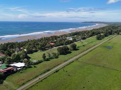 Beautiful lot just steps from the sea