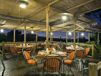 Finca Rosa Blanca, Cafe y hotel