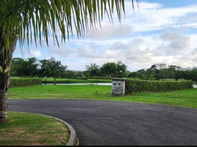 Excellent lot in luxury condominium, with all services