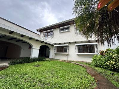 VENTA O ALQUILER DE CASA Y TERRENO EN BARRIO DENT – 1.337,65 M²