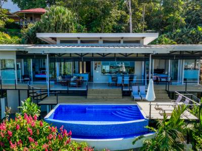 Villa de lujo con casa de invitados y vistas al mar en Costa Ballena