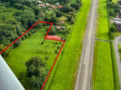 Lote adyacente al aeropuerto con acceso a la pista y vistas