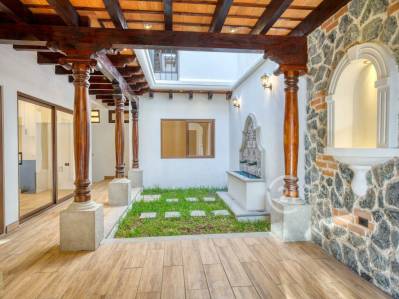 Colonial Style Homes in Antigua Gardens