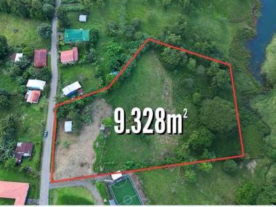 PROPIEDAD  FRENTE AL LAGO ARENAL