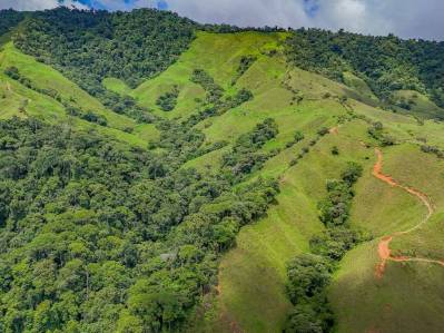 Finca en Costa Rica con manantiales, cascada, vista al río y a la montaña