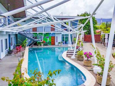 Complejo hotelero en venta en Uvita: 12 apartamentos de dos habitaciones y piscina