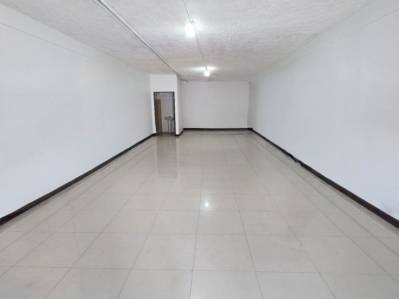 Se alquila local comercial en San Jose