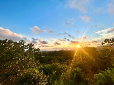 Lote con vista panorámica al mar en la prestigiosa Fase 11 de Ojochal
