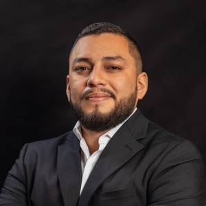 Chris Carillo : Asesor