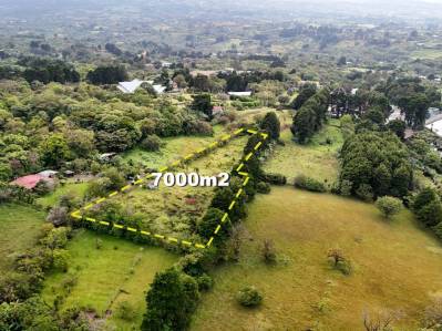Terreno con Potencial Turístico y de Desarrollo en las Montañas de San Isidro de Heredia