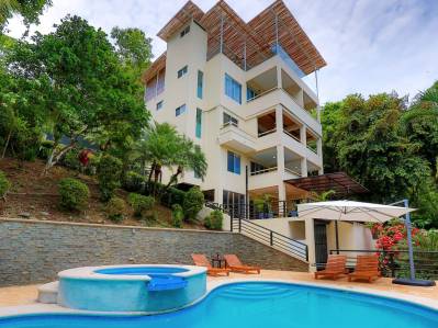 Jungle setting and Pacific Ocean views Villa Caimito