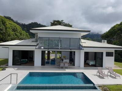Casa Violines | Casa de lujo con vista al mar en Costa Rica | Piscina infinita