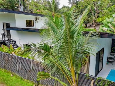 Casa tropical de 3 dormitorios con piscina en Uvita, a 700 metros de la playa