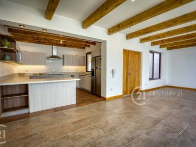 New Colonial Residence with Volcano Views in a Gated Community