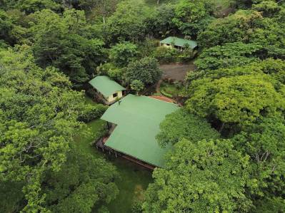 Centro de retiro ecológico de nueve habitaciones situado en un paraíso natural, Arenal