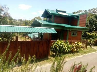 Casa Country en Atenas Rodeada de Naturaleza