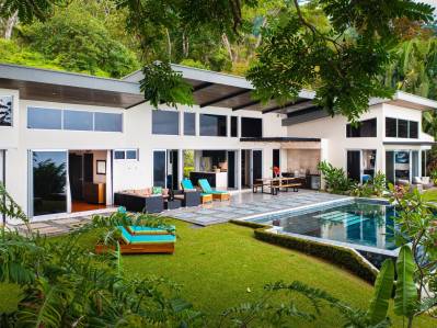 Villa La Luna, casa en la ladera de la montaña con vistas a la cola de ballena