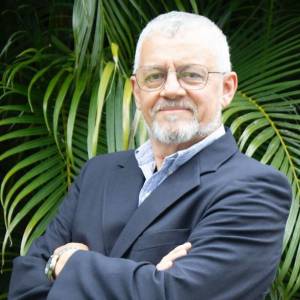 Carlos Alvarado Vega: Asesor