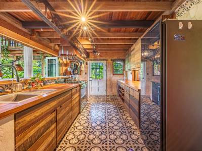 3 Bedroom Artistic Architectural Masterpiece, Recording Studio, Ocean View and Pool