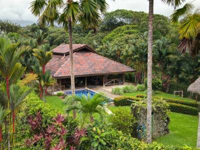 Casa en la jungla de Costa Rica con piscina en venta en Ojochal