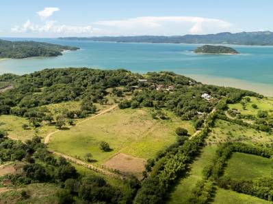 Kitesurf & Nature, Land Between the Breeze and the Ocean – Playa Copal