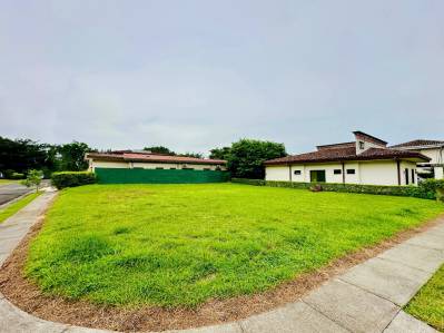 Lote esquinero - Condominio Veredas del Arroyo - La Guácima