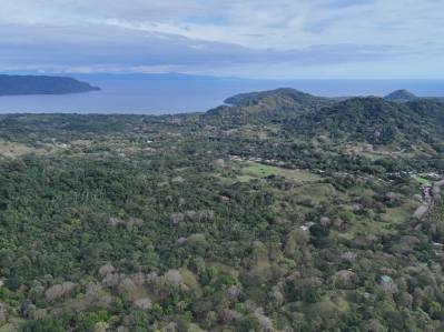 Stunning 16 - Hectare Ocean View Property in Tambor