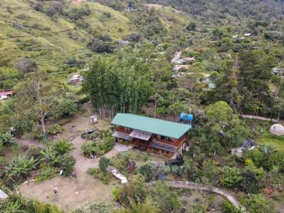 Casas dúplex llave en mano y casa de huéspedes frente al río Talari en Los Ángeles Rivas.