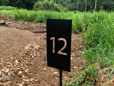 Lote privado con vista a la jungla y al monte, bordeado por un huerto - Caracara Ridge, lote 12