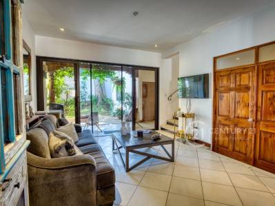 Corner-Lot Home with Volcano-View in Los Franciscanos Residential