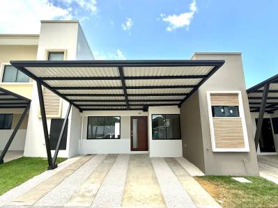 Your new family home awaits you at Condominio Arenas!