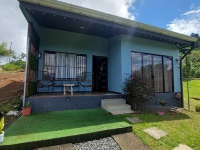 Se Vende casa en Villa Boyeros, Pavones de Turrialba