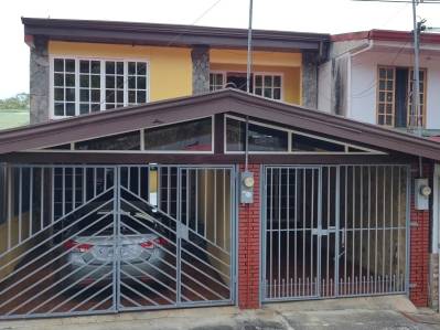 AMPLIA CASA CON EXCELENTE UBICACIÓN EN TURRIALBA