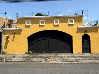 🔥LINDA CASA EN VENTA EN JORGE DEBRAVO, TURRIALBA🔥