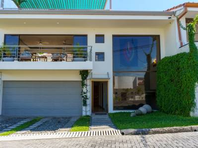 Luxury property for sale in Punta Leona – 3 levels with terrace and panoramic ocean views