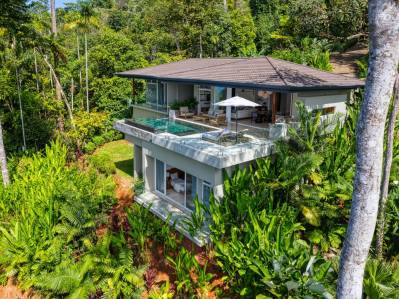 Modern Tropical 4 bedroom in Gated Community