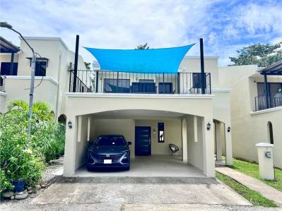 Villa Tortuga, ubicación privilegiada a solo 5 minutos de Marina Pez Vela y tiendas.