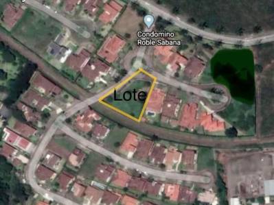 Beautiful flat corner lot for sale in Curridabat