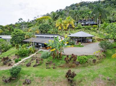 ICONIC ESCALERAS - 3 OCEAN VIEW VILLAS