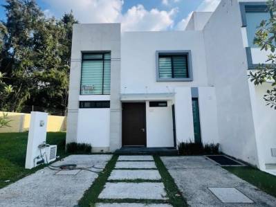 casa-en-condominio en renta